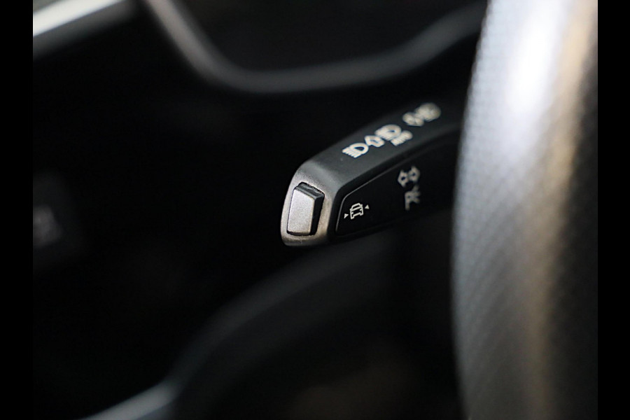 Audi Q3 45 TFSI e S Line Competition / SONOS / Memory / Camera / Lane Assist / Open Panoramadak / Led / Pdc / 21 Inch