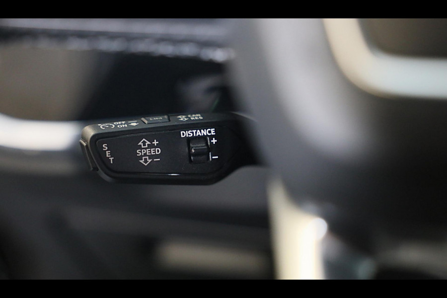 Audi Q3 45 TFSI e S Line Competition / SONOS / Memory / Camera / Lane Assist / Open Panoramadak / Led / Pdc / 21 Inch