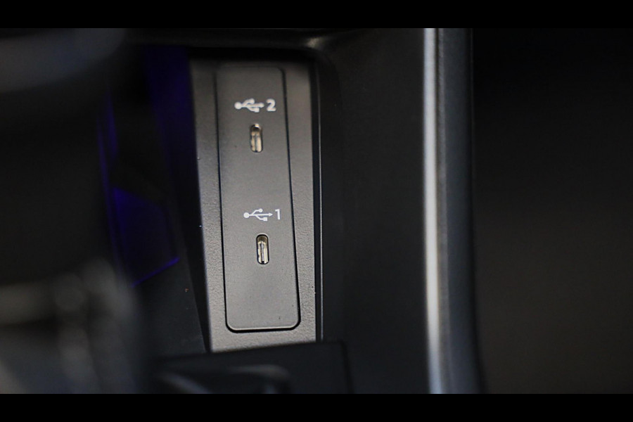 Audi Q3 45 TFSI e S Line Competition / SONOS / Memory / Camera / Lane Assist / Open Panoramadak / Led / Pdc / 21 Inch