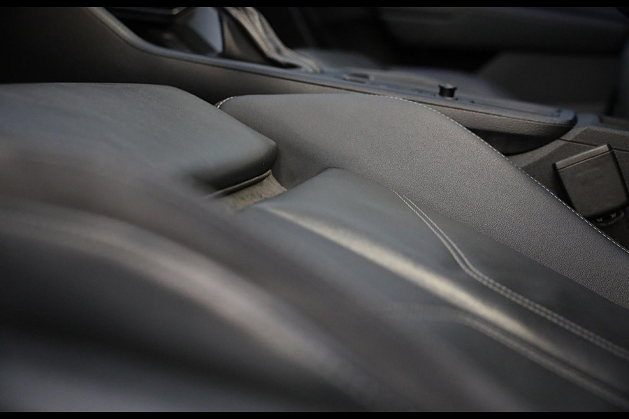 Audi Q3 45 TFSI e S Line Competition / SONOS / Memory / Camera / Lane Assist / Open Panoramadak / Led / Pdc / 21 Inch