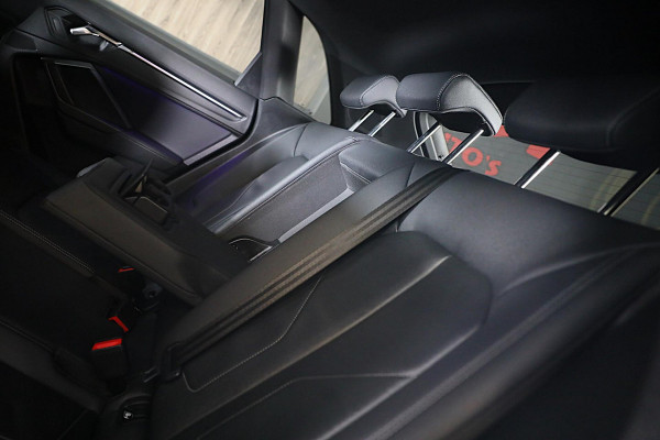 Audi Q3 45 TFSI e S Line Competition / SONOS / Memory / Camera / Lane Assist / Open Panoramadak / Led / Pdc / 21 Inch