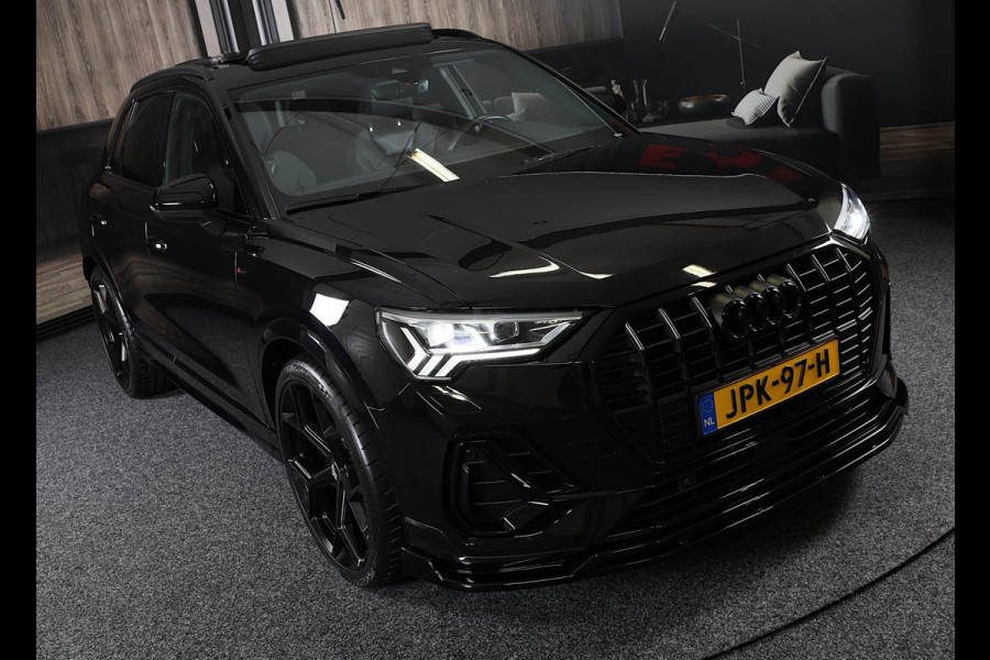 Audi Q3 45 TFSI e S Line Competition / SONOS / Memory / Camera / Lane Assist / Open Panoramadak / Led / Pdc / 21 Inch