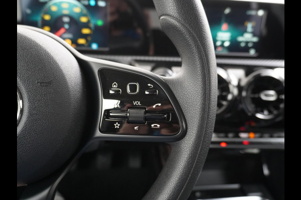 Mercedes-Benz A-Klasse 180 Navi Virtual-Cockpit Camera Ecc Cruise Control Pdc Keyless Stoelverwarming Regen-Lichtsensor Led Lmv Bluetooth