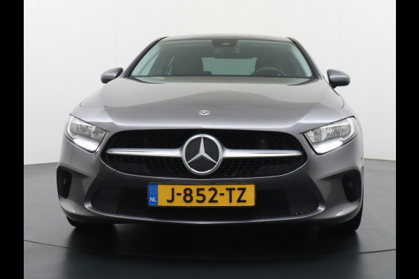 Mercedes-Benz A-Klasse 180 Navi Virtual-Cockpit Camera Ecc Cruise Control Pdc Keyless Stoelverwarming Regen-Lichtsensor Led Lmv Bluetooth