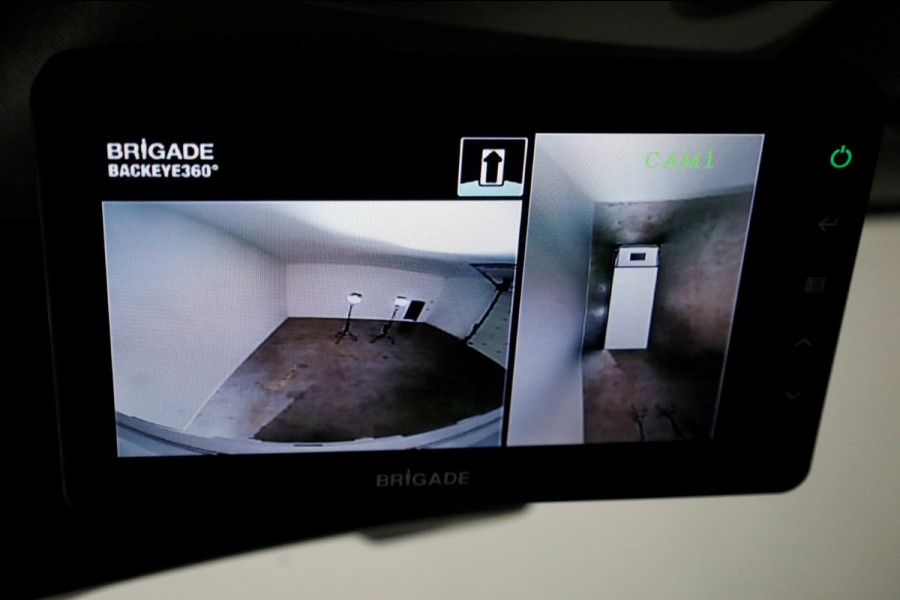 Iveco Daily 35S16 160pk HiMatic Automaat Bakwagen met laadklep en zijdeur 10-2022