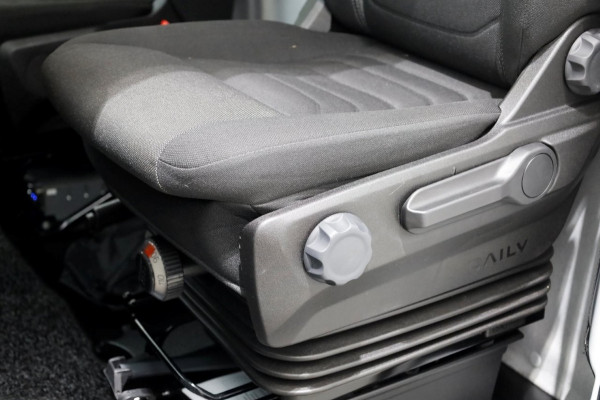 Iveco Daily 35S16 160pk HiMatic Automaat Bakwagen met laadklep en zijdeur 10-2022