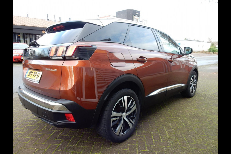 Peugeot 3008 1.2 PURE TECH ALLURE*1/2 LEDER*PANODAK*NAVI*CAMERA*