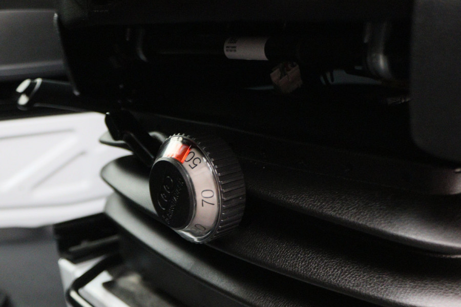 Mercedes-Benz Sprinter 317 CDI L2H2 Airco, Cruise, Chauffeursstoel, Camera, Rijstrooksensor, Trekhaak, DAB