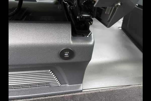 Ford Transit Custom 320 2.0 TDCI L2H1 Trend DC / NIEUW / BPM vrij / 5 persoons / direct leverbaar ! / originele Ford affabriek dubbel cabine / omvormer / dubbele schuifdeur