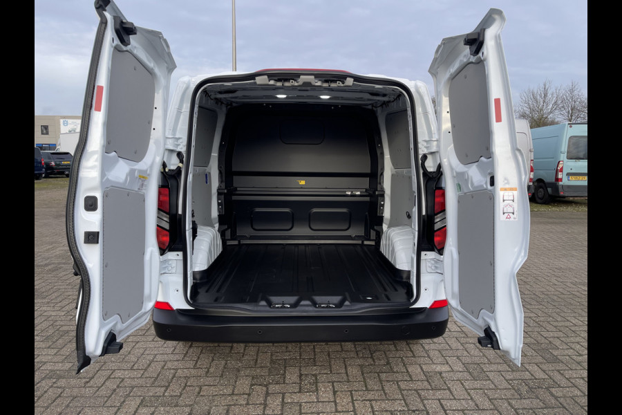 Ford Transit Custom 320 2.0 TDCI L2H1 Trend DC / NIEUW / BPM vrij / 5 persoons / direct leverbaar ! / originele Ford affabriek dubbel cabine / omvormer / dubbele schuifdeur