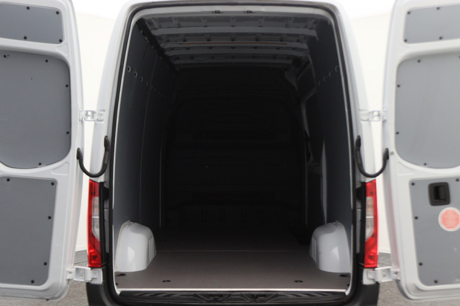 Mercedes-Benz Sprinter 317 CDI L2H2 Airco, Cruise, Chauffeursstoel, Camera, Rijstrooksensor, Trekhaak, DAB