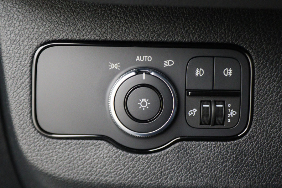 Mercedes-Benz Sprinter 317 CDI L2H2 Airco, Cruise, Chauffeursstoel, Camera, Rijstrooksensor, Trekhaak, DAB