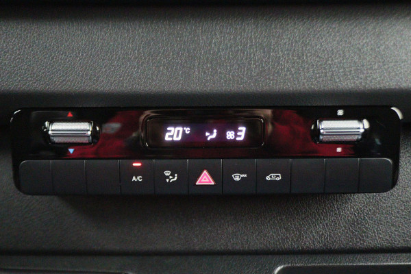 Mercedes-Benz Sprinter 317 CDI L2H2 Airco, Cruise, Chauffeursstoel, Camera, Rijstrooksensor, Trekhaak, DAB