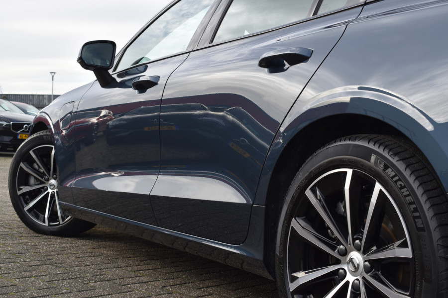 Volvo V60 T6 AWD 350PK Plug-in Hybrid Plus Dark | Trekhaak | H&K | 360 Camera| BLIS | ACC | Leder | Stuurverwarming