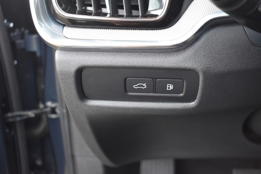 Volvo V60 T6 AWD 350PK Plug-in Hybrid Plus Dark | Trekhaak | H&K | 360 Camera| BLIS | ACC | Leder | Stuurverwarming