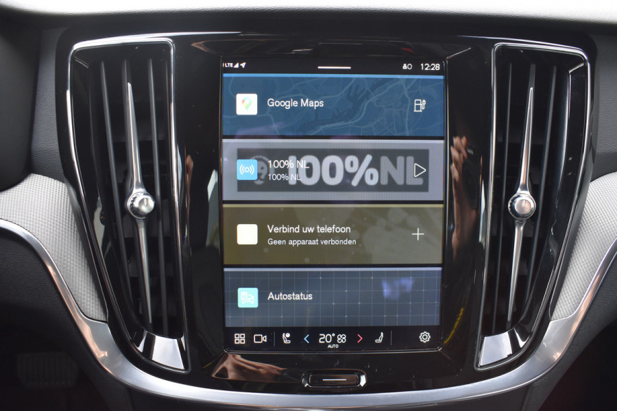 Volvo V60 T6 AWD 350PK Plug-in Hybrid Plus Dark | Trekhaak | H&K | 360 Camera| BLIS | ACC | Leder | Stuurverwarming