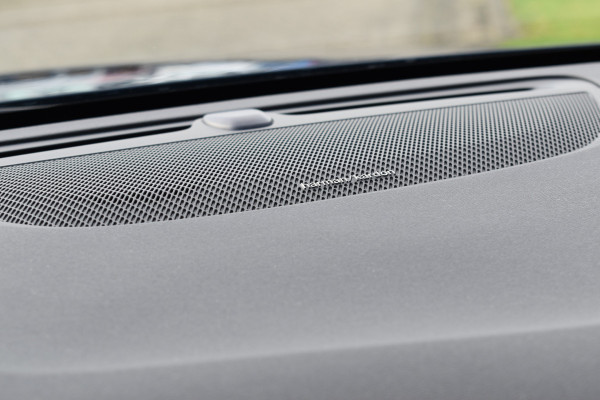 Volvo V60 T6 AWD 350PK Plug-in Hybrid Plus Dark | Trekhaak | H&K | 360 Camera| BLIS | ACC | Leder | Stuurverwarming