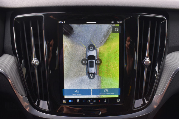 Volvo V60 T6 AWD 350PK Plug-in Hybrid Plus Dark | Trekhaak | H&K | 360 Camera| BLIS | ACC | Leder | Stuurverwarming