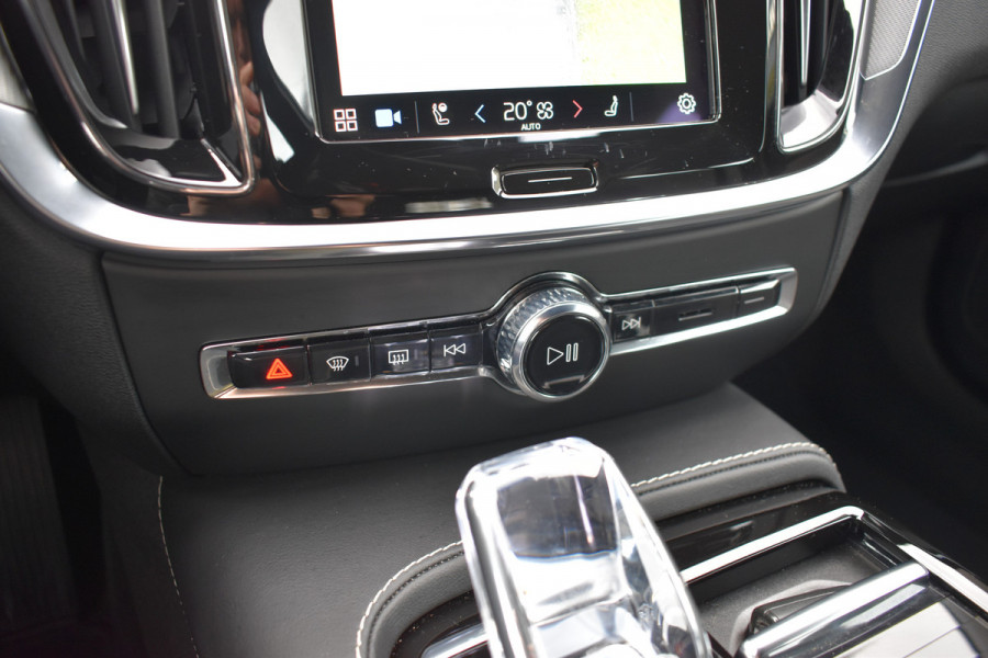Volvo V60 T6 AWD 350PK Plug-in Hybrid Plus Dark | Trekhaak | H&K | 360 Camera| BLIS | ACC | Leder | Stuurverwarming