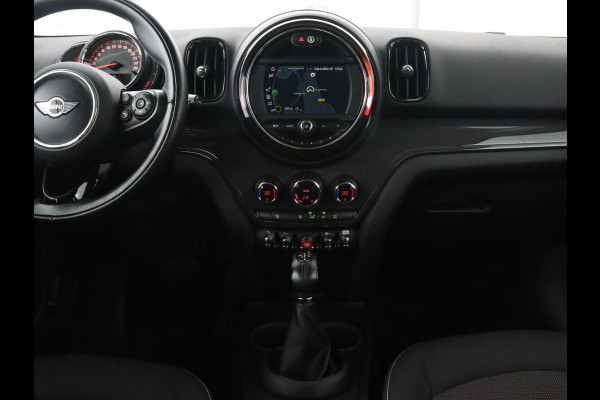 MINI Countryman 1.5 Cooper Chili | Automaat | Full LED | Navigatie | Parkeerhulp | Climate control | 17'' | Bluetooth | Cruise control