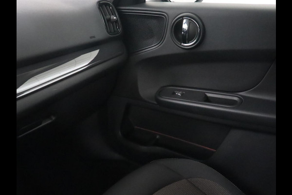 MINI Countryman 1.5 Cooper Chili | Automaat | Full LED | Navigatie | Parkeerhulp | Climate control | 17'' | Bluetooth | Cruise control