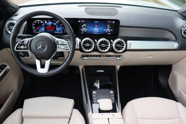 Mercedes-Benz Glb 200 Bus.Sol. Luxury org.NL el.trekhaak schuifdak leer+vw camera parkeerhulp
