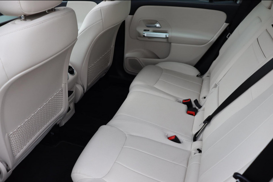 Mercedes-Benz Glb 200 Bus.Sol. Luxury org.NL el.trekhaak schuifdak leer+vw camera parkeerhulp