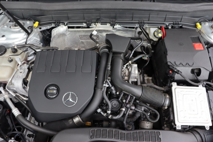 Mercedes-Benz Glb 200 Bus.Sol. Luxury org.NL el.trekhaak schuifdak leer+vw camera parkeerhulp