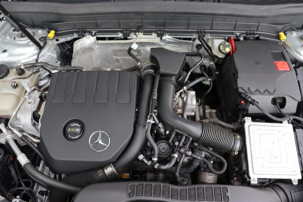 Mercedes-Benz Glb 200 Bus.Sol. Luxury org.NL el.trekhaak schuifdak leer+vw camera parkeerhulp