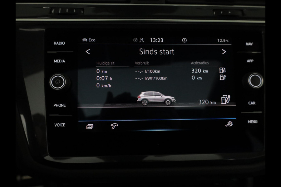 Volkswagen Tiguan 1.4 TSI eHybrid Life Active 245 pk Automaat (DSG) | Navigatie via App | Panoramadak | Trekhaak (wergklapbaar) Parkeersensoren | Stoelverwarming v/a |
