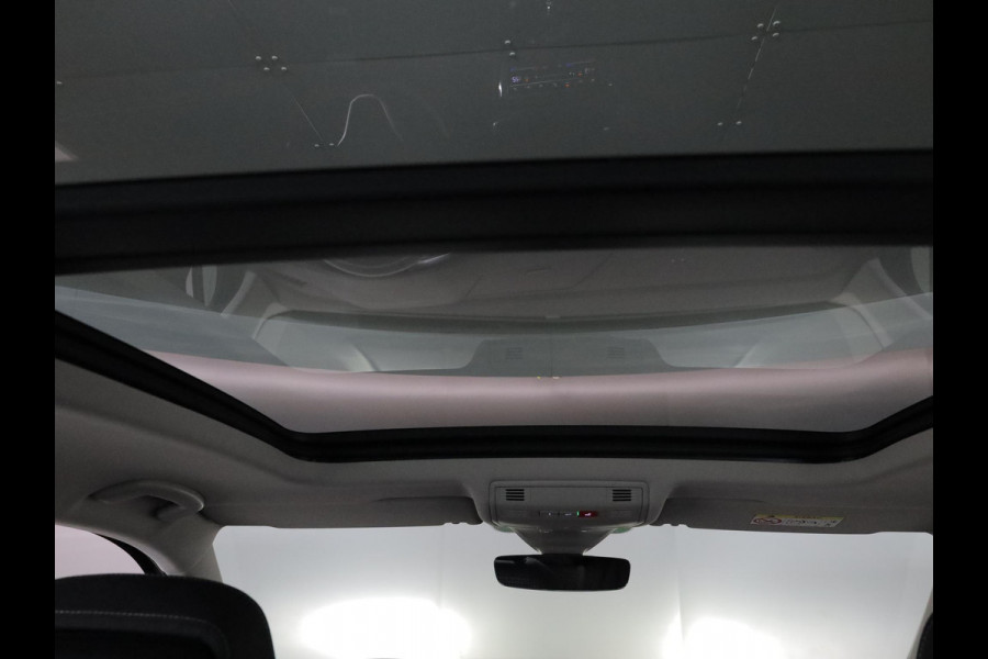 Volkswagen Tiguan 1.4 TSI eHybrid Life Active 245 pk Automaat (DSG) | Navigatie via App | Panoramadak | Trekhaak (wergklapbaar) Parkeersensoren | Stoelverwarming v/a |