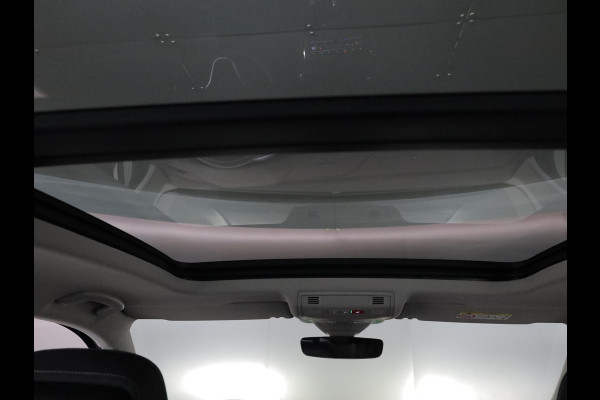 Volkswagen Tiguan 1.4 TSI eHybrid Life Active 245 pk Automaat (DSG) | Navigatie via App | Panoramadak | Trekhaak (wergklapbaar) Parkeersensoren | Stoelverwarming v/a |