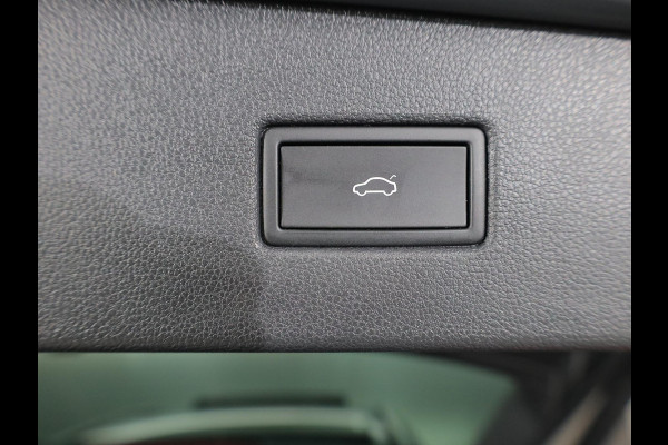 Volkswagen Tiguan 1.4 TSI eHybrid Life Active 245 pk Automaat (DSG) | Navigatie via App | Panoramadak | Trekhaak (wergklapbaar) Parkeersensoren | Stoelverwarming v/a |