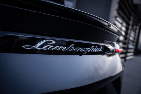 Lamborghini Urus 4.0 V8 - 5-zits l Akrapovic l Panorama l B&O | Dealer O.H.