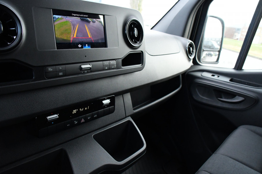 Mercedes-Benz Sprinter 317 1.9 CDI L2H2 RWD AMG Edition Camera, Cruise, Carplay, 170pk, Mistlampen, Multimedia, Automaat, Uniek!
