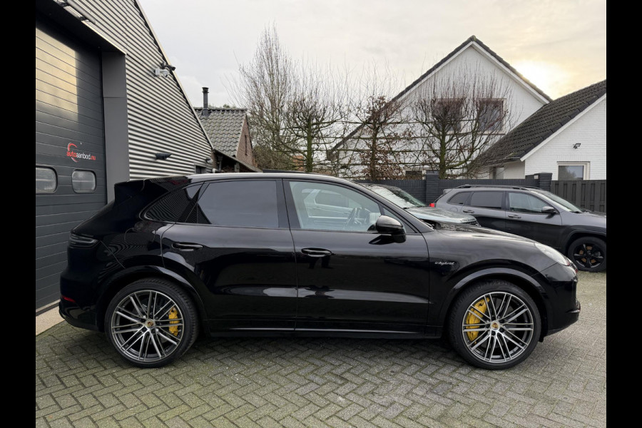 Porsche Cayenne 4.0 Turbo S E-Hybrid 680 PK | Keramische Remmen | Panoramadak | Head-Up Display | 360* Camera | Carbon | Elektrische Trekhaak |