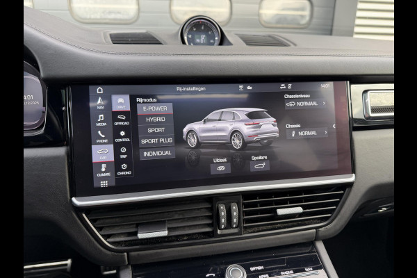 Porsche Cayenne 4.0 Turbo S E-Hybrid 680 PK | Keramische Remmen | Panoramadak | Head-Up Display | 360* Camera | Carbon | Elektrische Trekhaak |