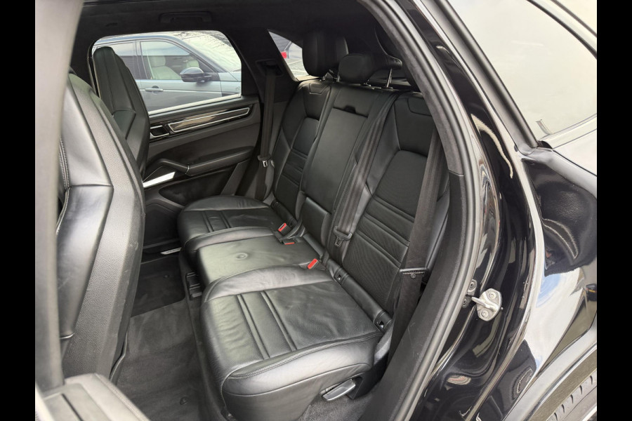 Porsche Cayenne 4.0 Turbo S E-Hybrid 680 PK | Keramische Remmen | Panoramadak | Head-Up Display | 360* Camera | Carbon | Elektrische Trekhaak |