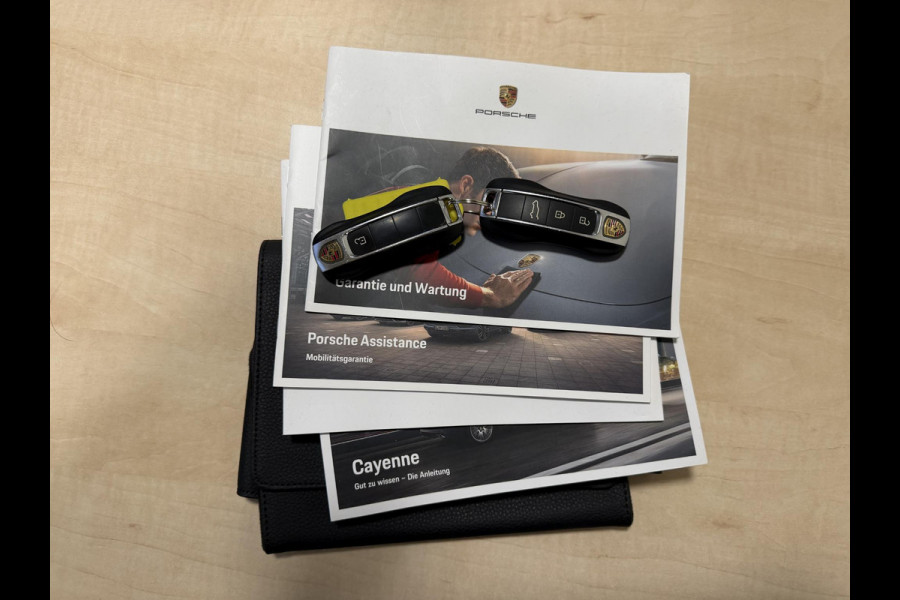 Porsche Cayenne 4.0 Turbo S E-Hybrid 680 PK | Keramische Remmen | Panoramadak | Head-Up Display | 360* Camera | Carbon | Elektrische Trekhaak |