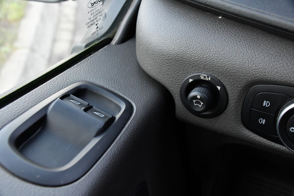 Ford Transit 350 2.0 TDCI L3H2 Raptor Edition Camera, Cruise, Carplay, 170pk, Trekhaak, Multimedia, Sensoren, Uniek!
