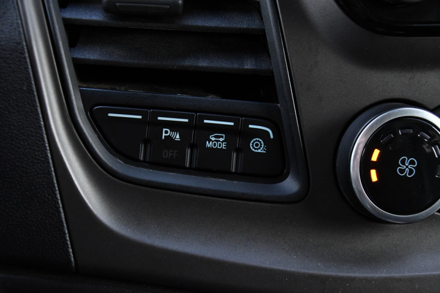 Ford Transit 350 2.0 TDCI L3H2 Raptor Edition Camera, Cruise, Carplay, 170pk, Trekhaak, Multimedia, Sensoren, Uniek!