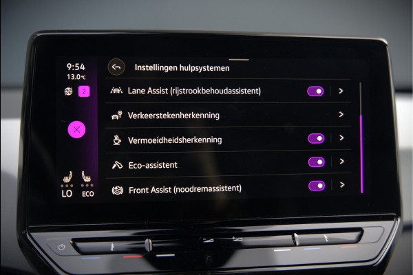 Volkswagen ID.3 First Plus 58 kWh | Stoelverwarming | Trekhaak | Camera | Adaptive Cruise Control | Navigatie | Standkachel | Keyless | Parkeersensoren | LED | Apple Carplay | BTW |