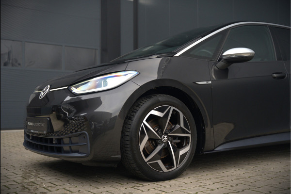 Volkswagen ID.3 First Plus 58 kWh | Stoelverwarming | Trekhaak | Camera | Adaptive Cruise Control | Navigatie | Standkachel | Keyless | Parkeersensoren | LED | Apple Carplay | BTW |