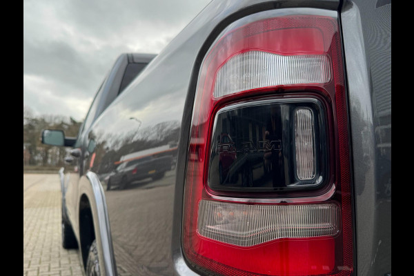 Dodge Ram 1500 Limited Night 5.7L 401pk LPG 4X4 Head-up SplitTailgate 360cam