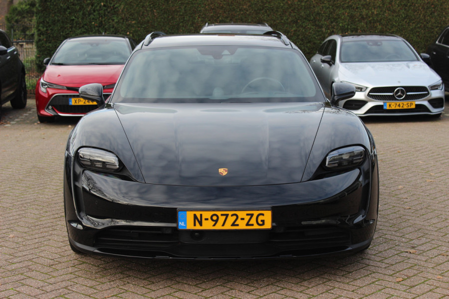 Porsche Taycan Cross Turismo 4 93 kWh / SoH 94.4% / Panoramadak / Camera / Leder / Sportchrono / 20'' / Luchtvering / Dodehoek / Sportstoelen / Stuurverwarming / Stoelverwarming / Bose / Cruise Control