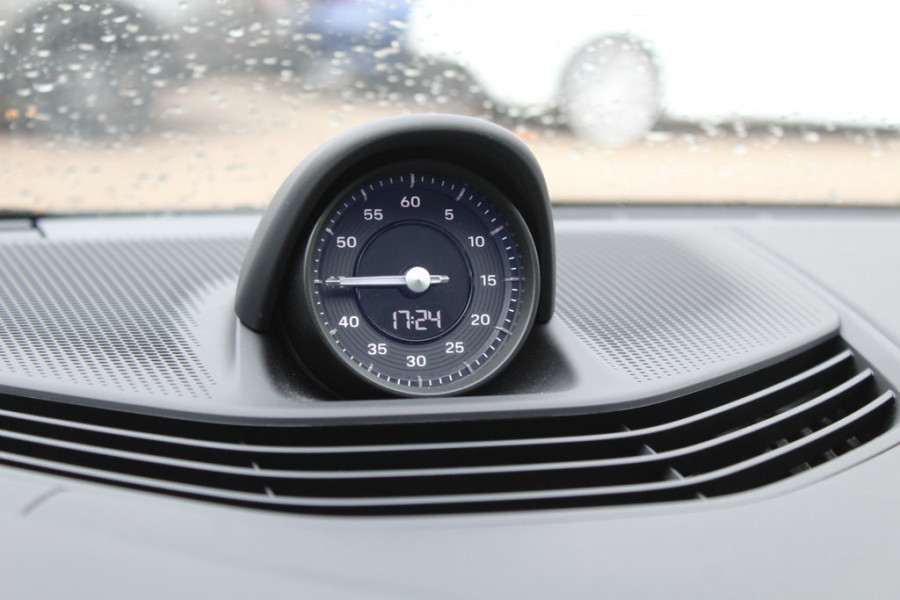 Porsche Taycan Cross Turismo 4 93 kWh / SoH 94.4% / Panoramadak / Camera / Leder / Sportchrono / 20'' / Luchtvering / Dodehoek / Sportstoelen / Stuurverwarming / Stoelverwarming / Bose / Cruise Control