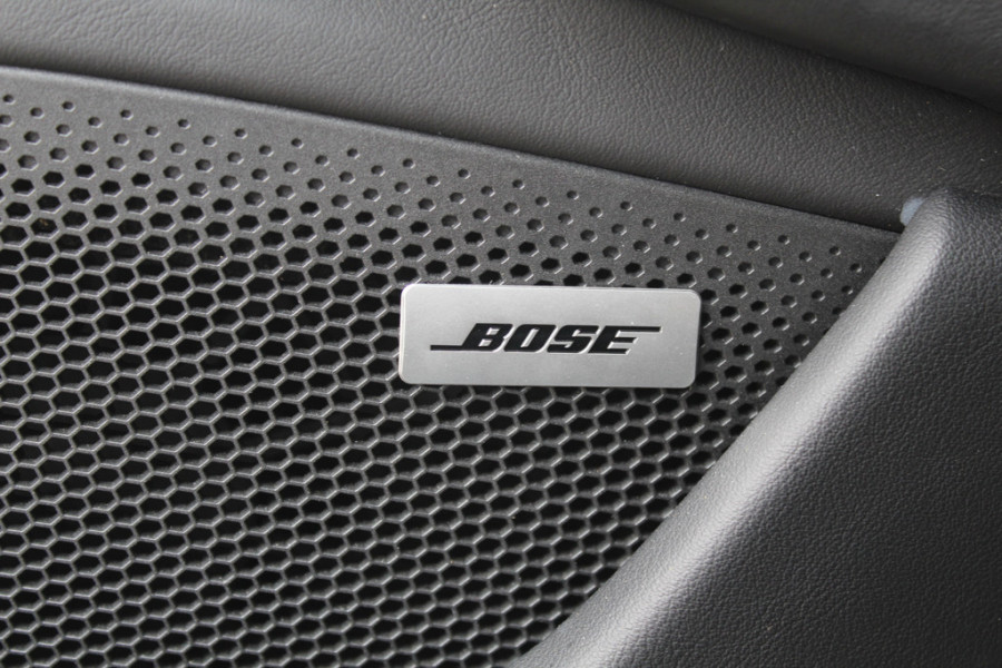 Porsche Taycan Cross Turismo 4 93 kWh / SoH 94.4% / Panoramadak / Camera / Leder / Sportchrono / 20'' / Luchtvering / Dodehoek / Sportstoelen / Stuurverwarming / Stoelverwarming / Bose / Cruise Control