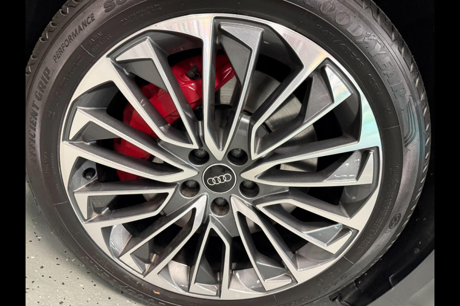 Audi A6 Avant 55 TFSI e-quattro 3X S-LINE BLACK-LINE PANO/B&O/SFEERVERL/M-STOELEN/NAVI/DAB/CARPLAY///