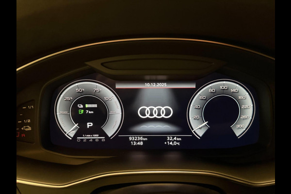 Audi A6 Avant 55 TFSI e-quattro 3X S-LINE BLACK-LINE PANO/B&O/SFEERVERL/M-STOELEN/NAVI/DAB/CARPLAY///