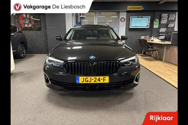 BMW 5 Serie Touring 530e xDrive High Executive / leer / pano / navi / trekhaak / Apple carplay
